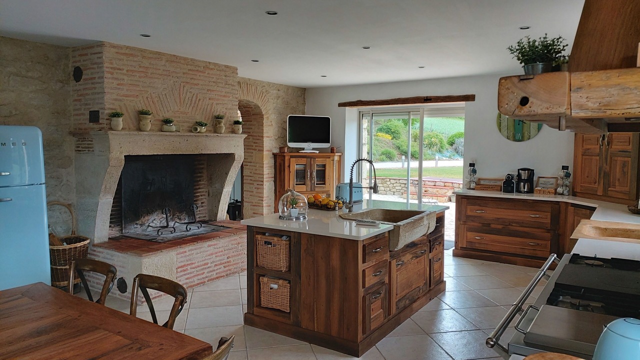 Photo of Kitchen in Saint-Michel-Lapujade