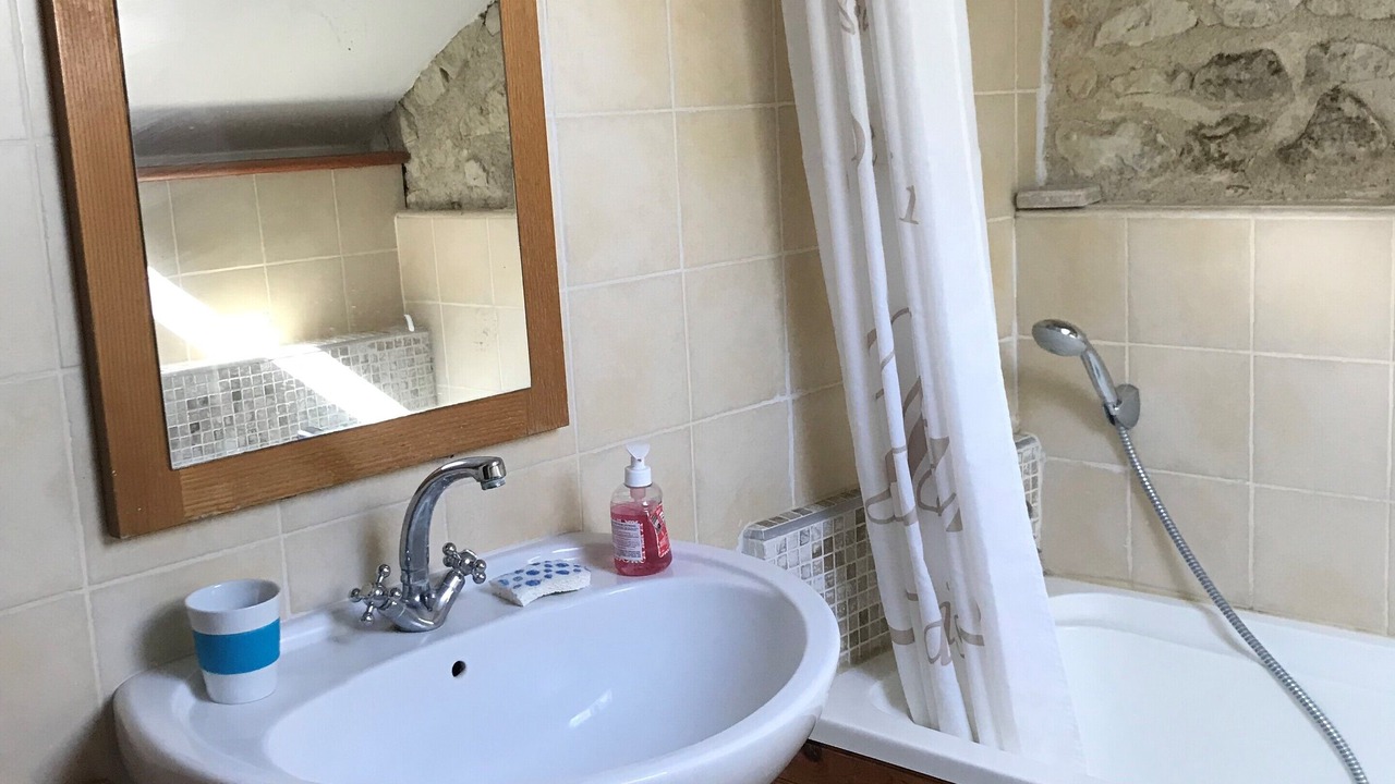 Photo of Bathroom in Roiffe