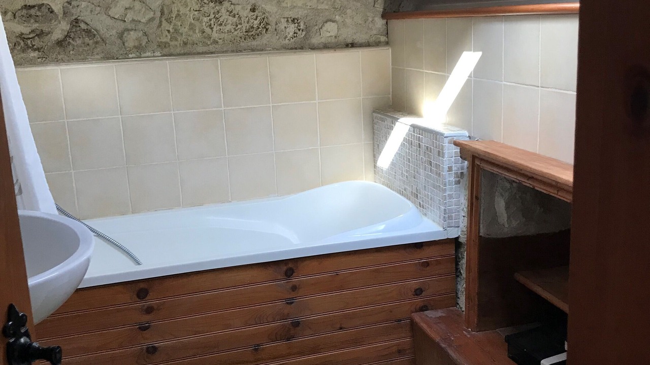 Photo of Bathroom in Roiffe