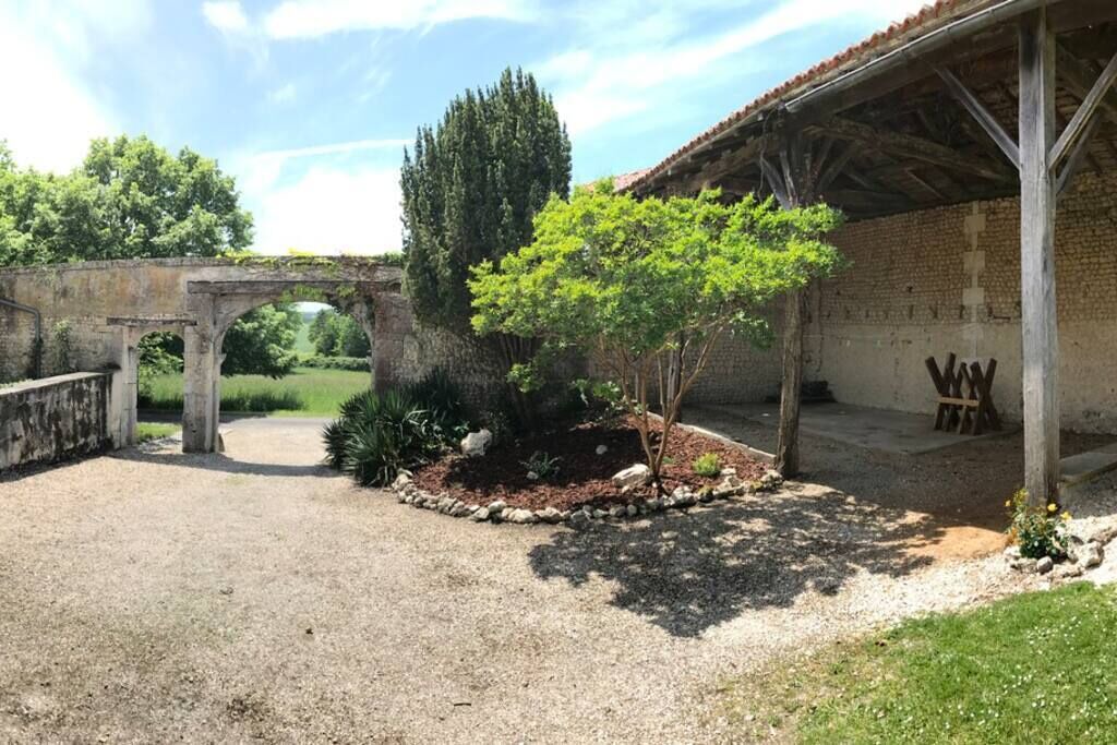 Photo of Outdoor in Poullignac