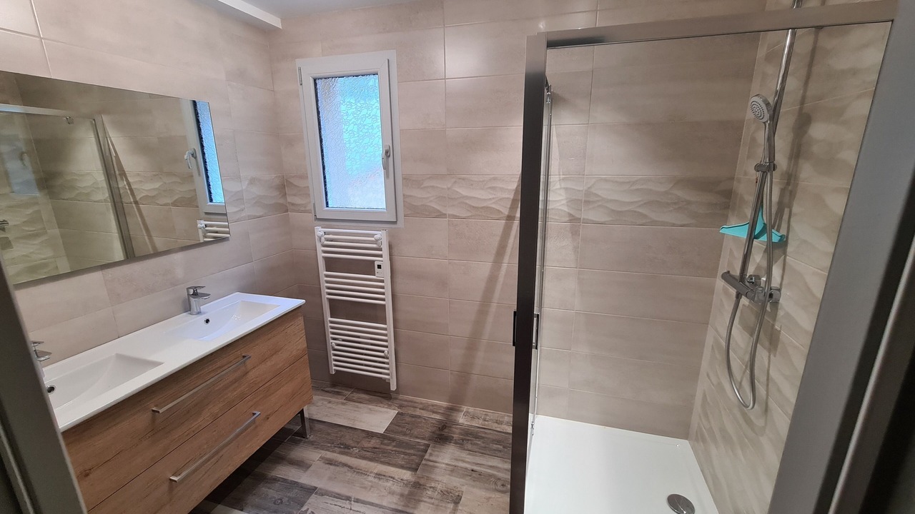 Photo of Bathroom in Saint-Leon-sur-Vezere