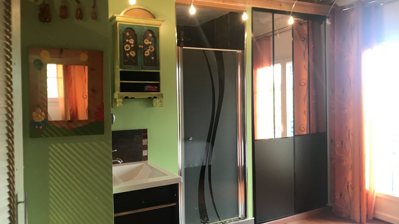 Photo of Bathroom in Estialescq