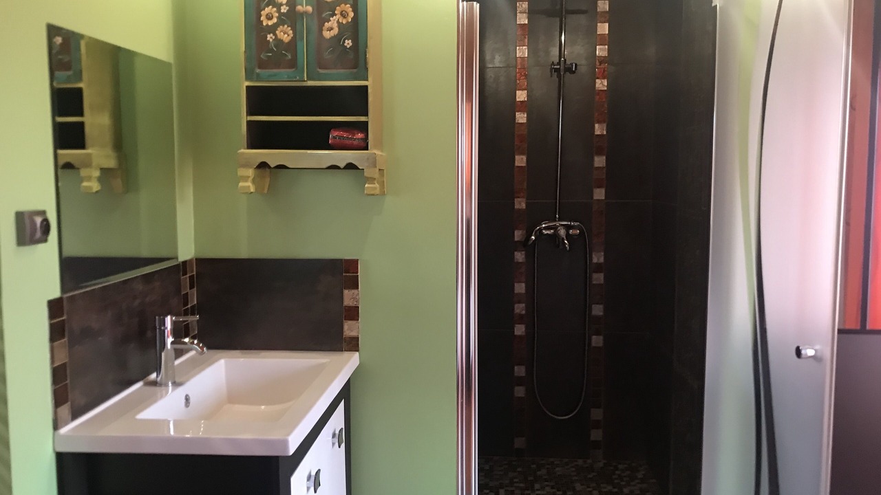 Photo of Bathroom in Estialescq