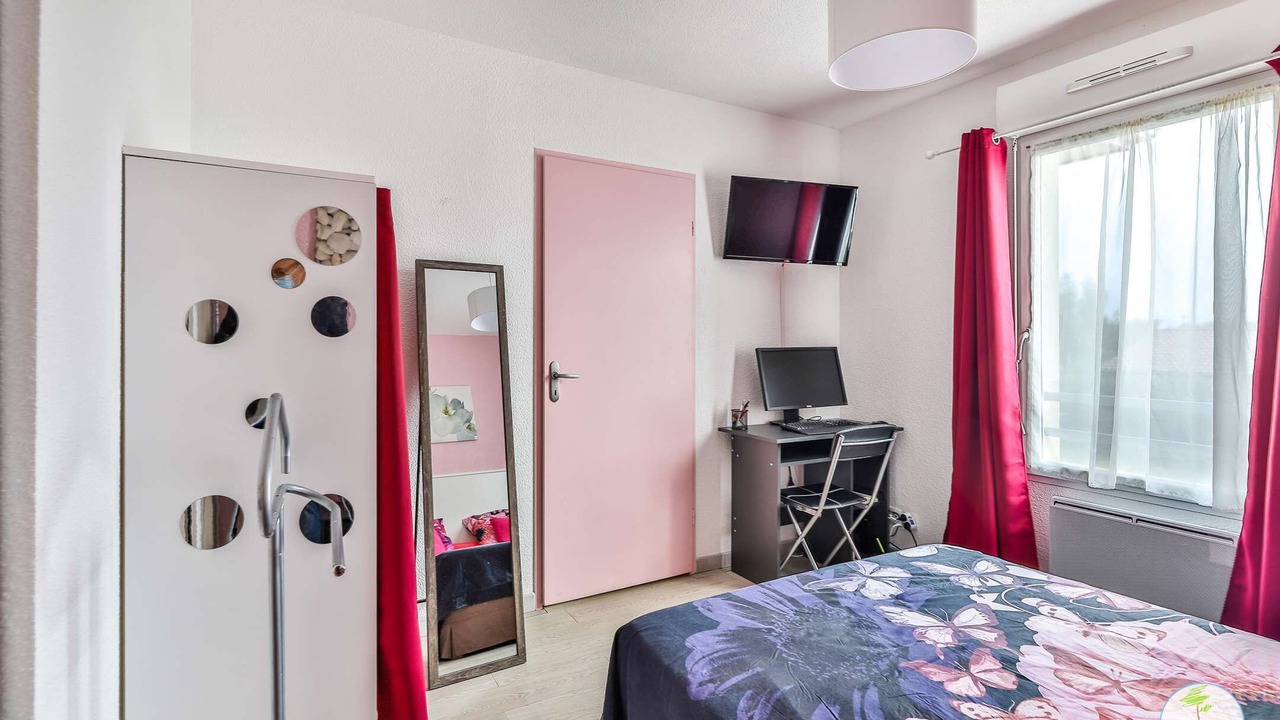 Photo of Bedroom in Parentis-en-Born