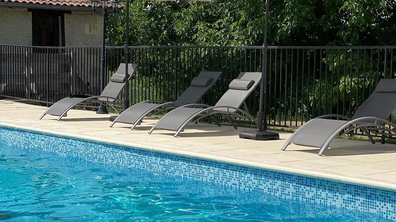Photo of Outdoor in Champagne-et-Fontaine