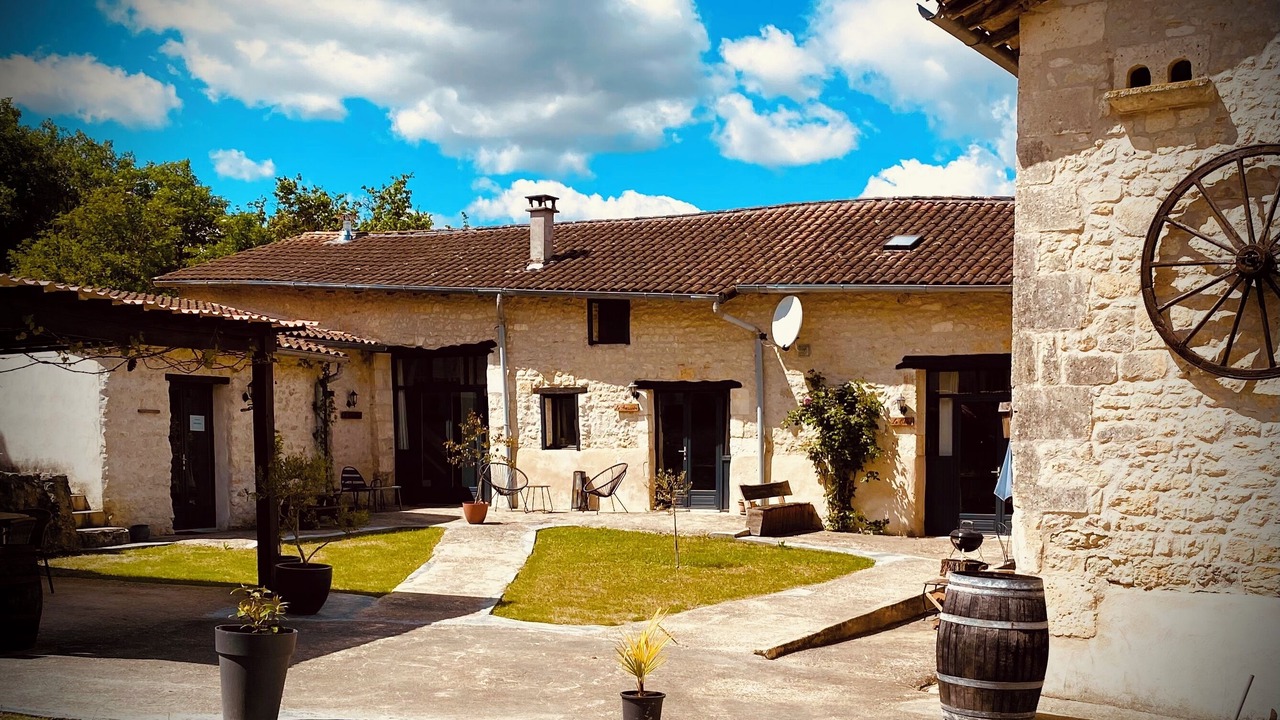Photo of Outdoor in Champagne-et-Fontaine