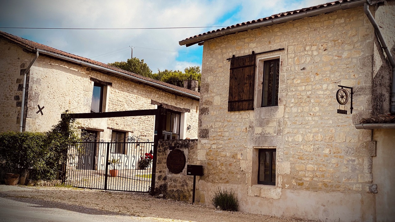 Photo of Outdoor in Champagne-et-Fontaine