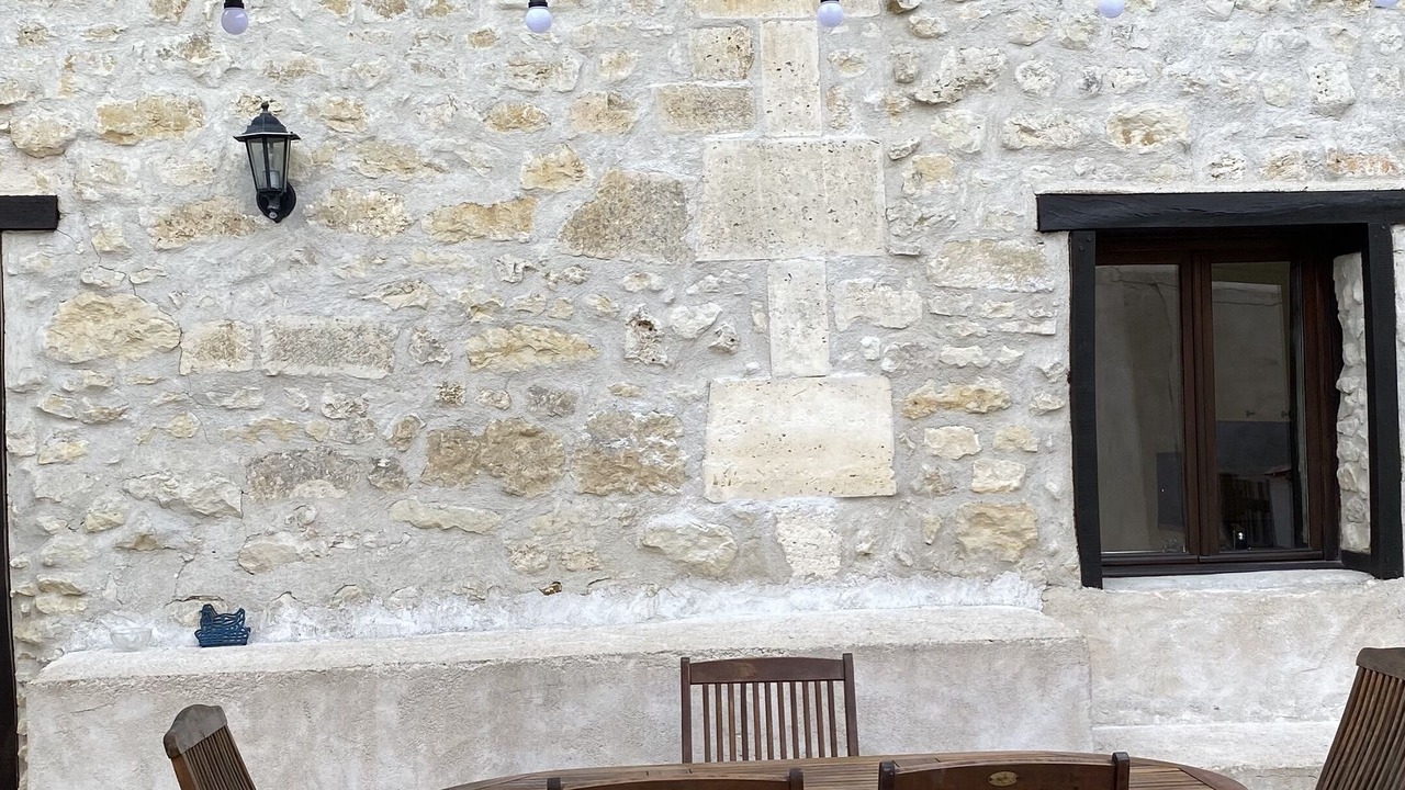 Photo of Patio Balcony in Champagne-et-Fontaine