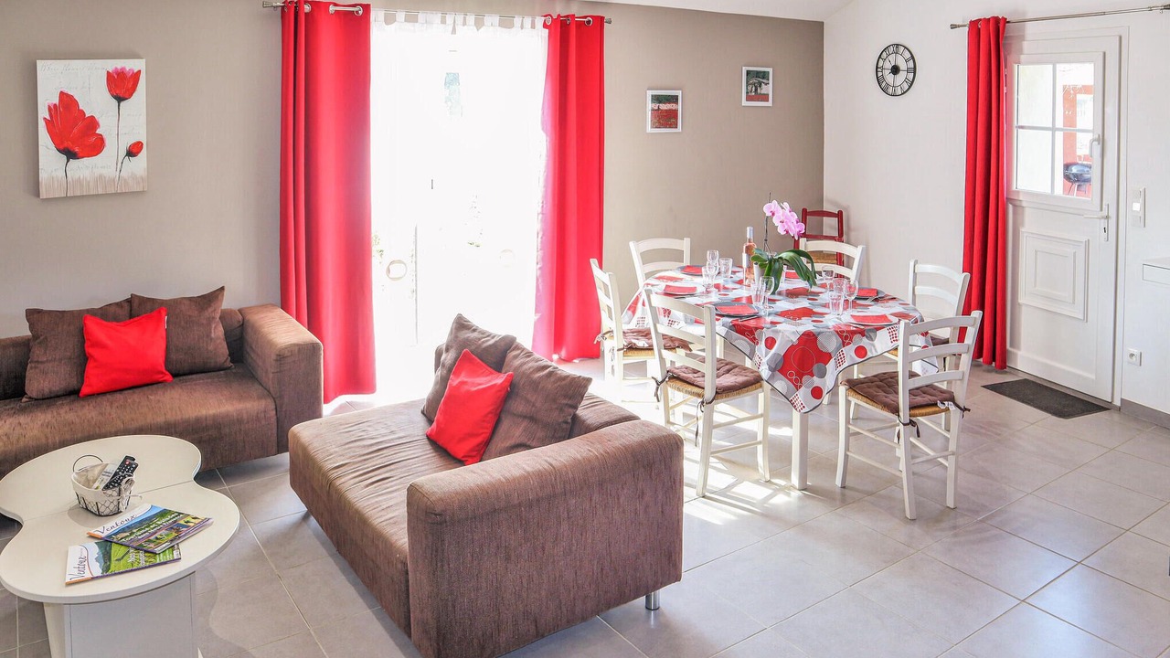 Photo of Bedroom in Violes