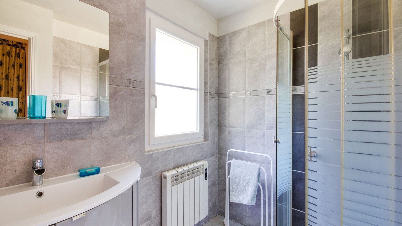 Photo of Bathroom in Saint-Martin-de-Gurson