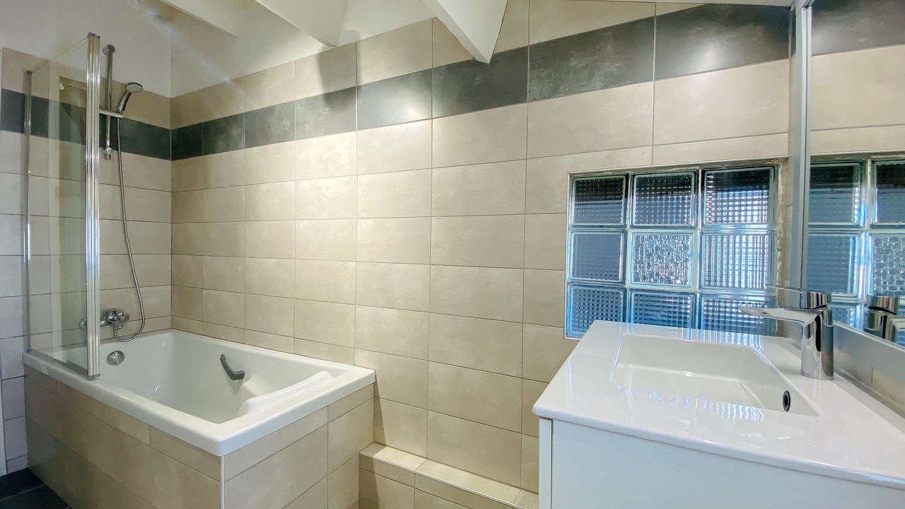 Photo of Bathroom in Le Bois-Plage-en-Re