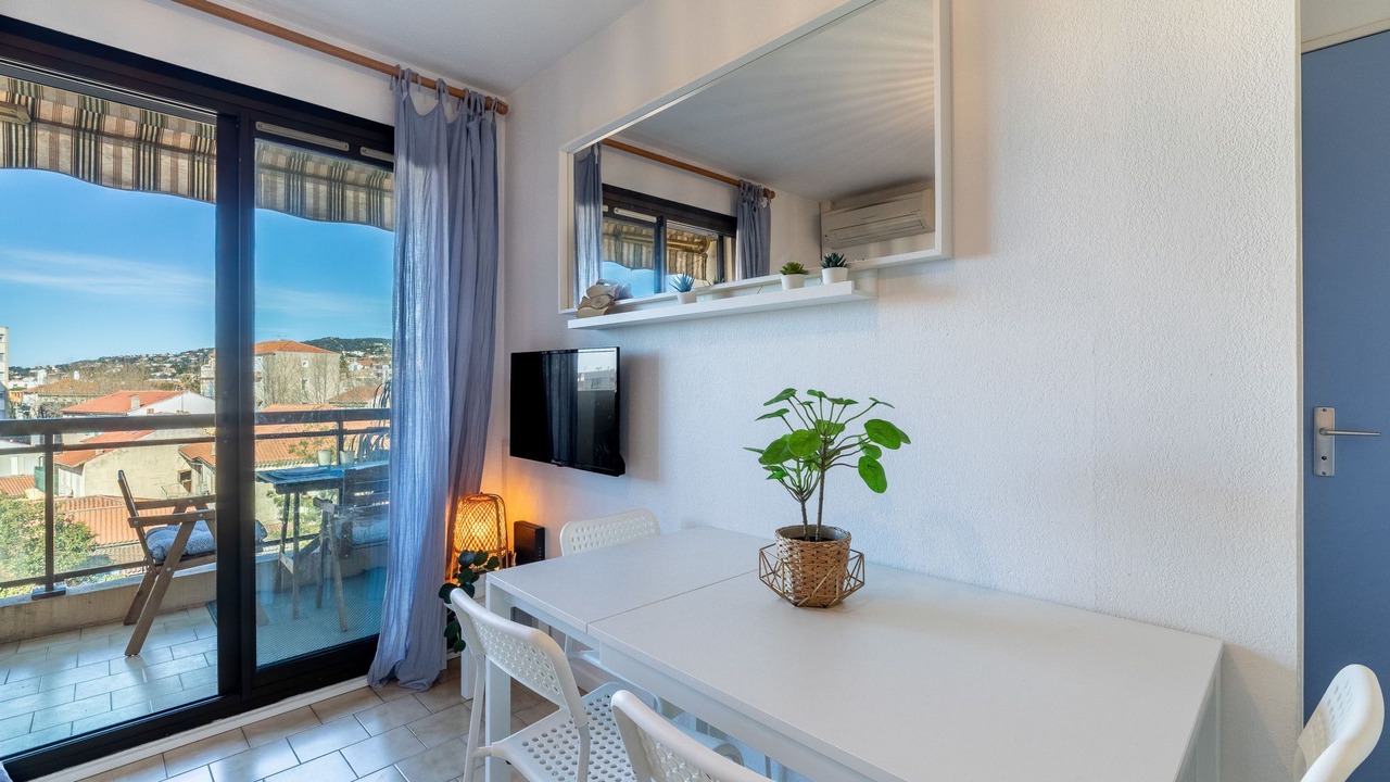 Photo of Bedroom in Le Lavandou