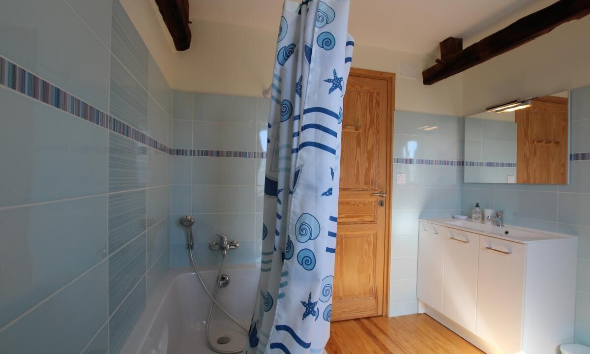Photo of Bathroom in Riupeyrous