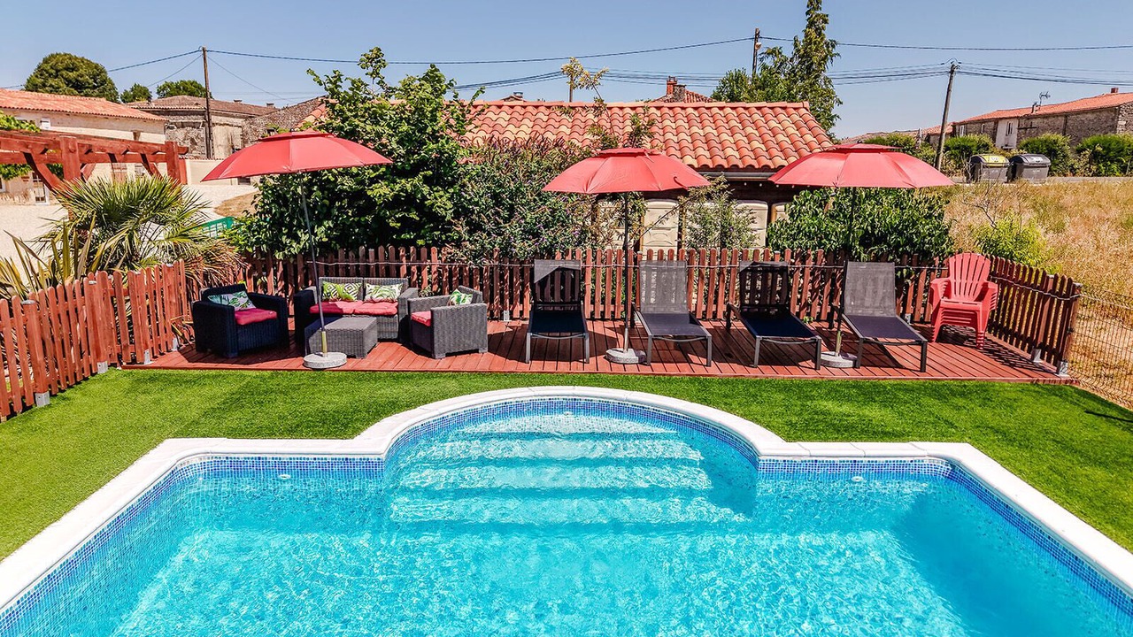 Photo of Outdoor in Villeneuve-la-Comtesse