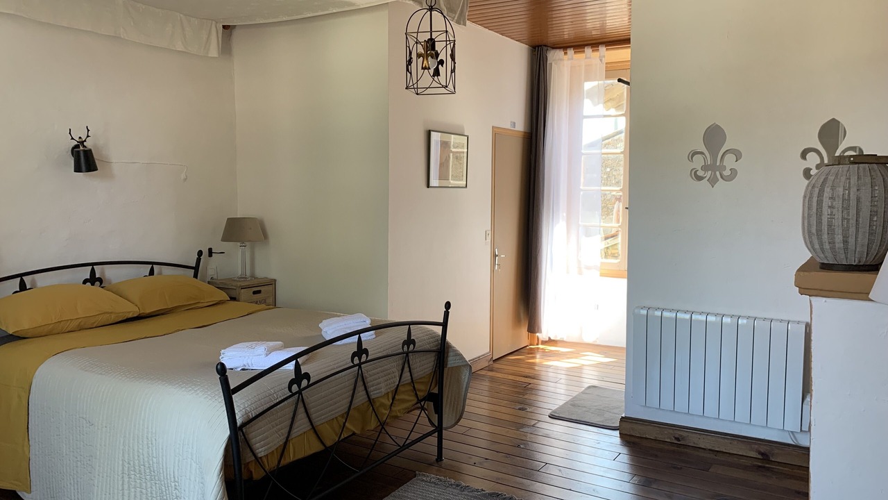 Photo of Bedroom in Milhac-de-Nontron