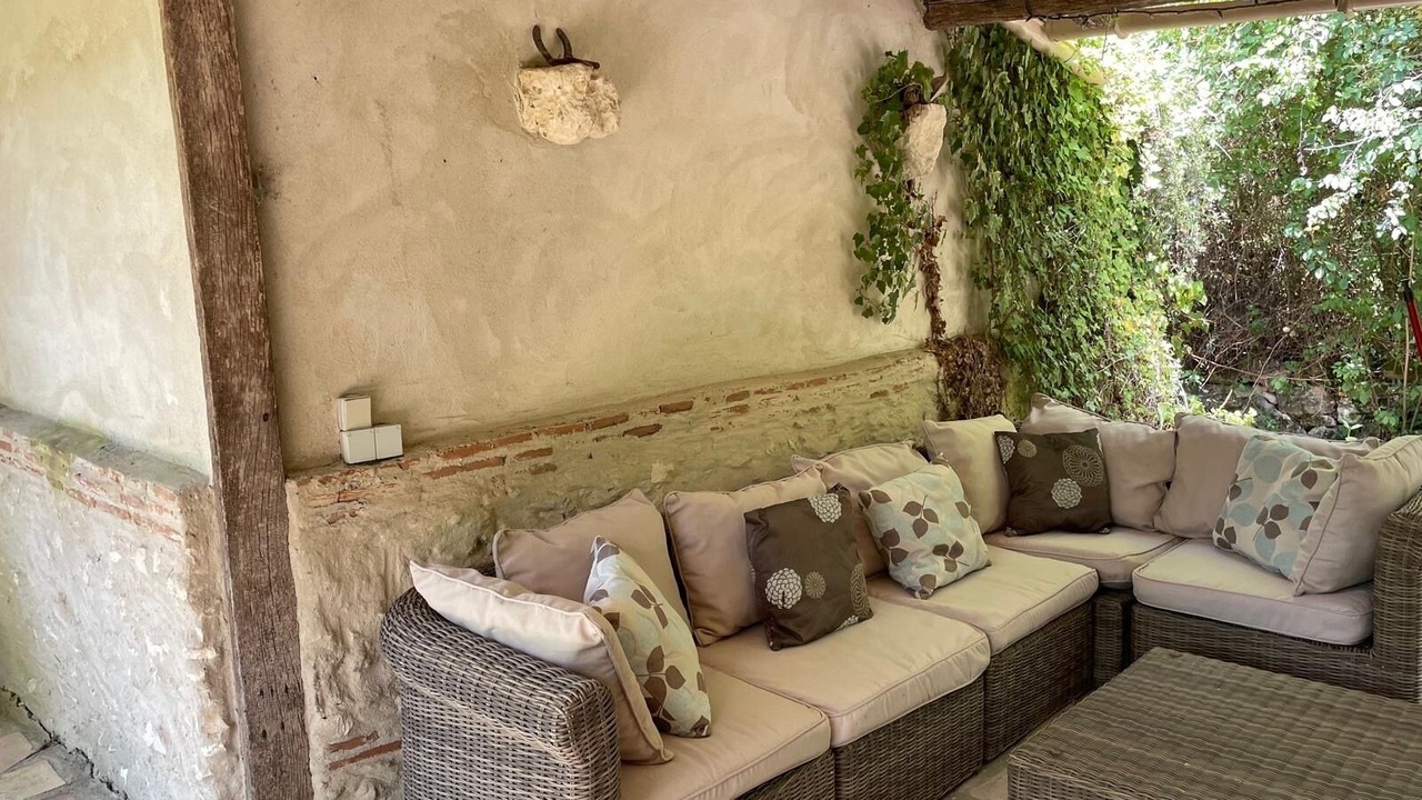 Photo of Patio Balcony in Saint-Aubin-de-Cadelech