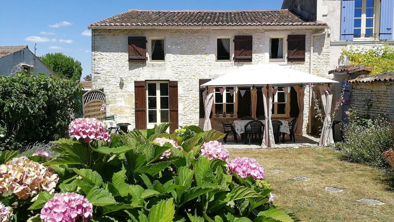 Photo of Outdoor in Nantille