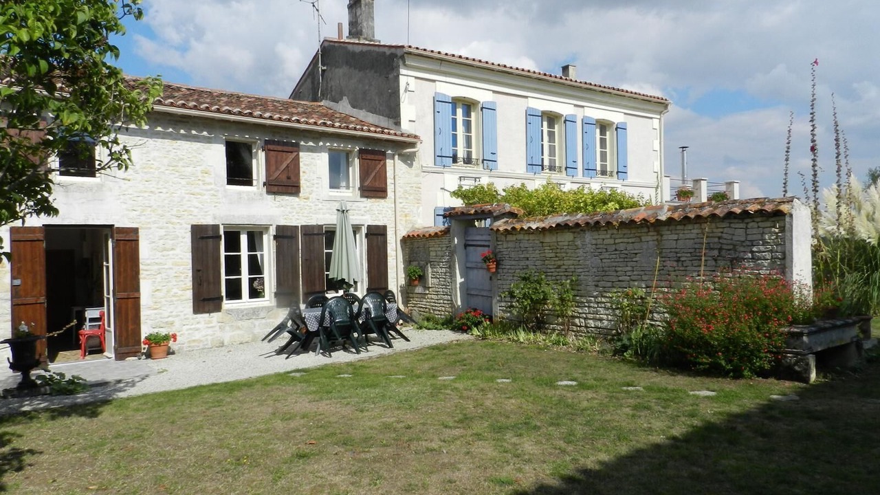Photo of Outdoor in Nantille