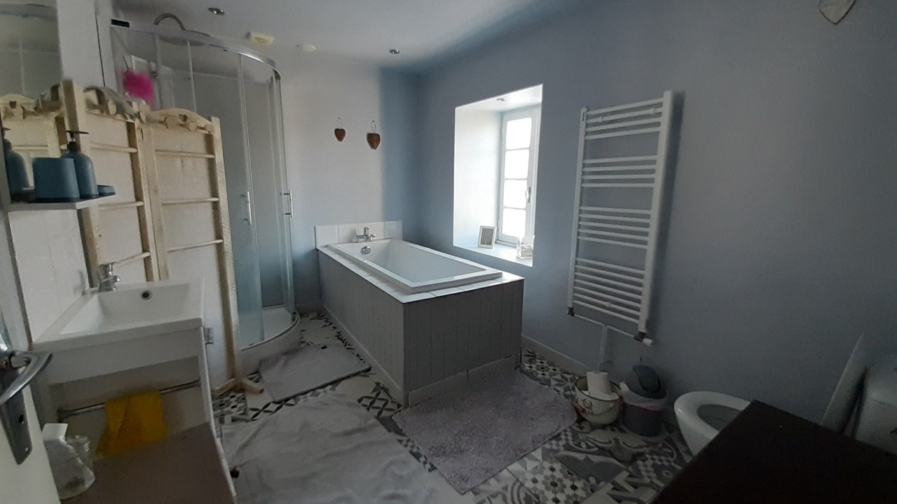 Photo of Bathroom in Saint-Georges-Antignac