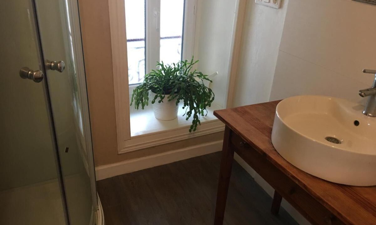 Photo of Bathroom in Gurs