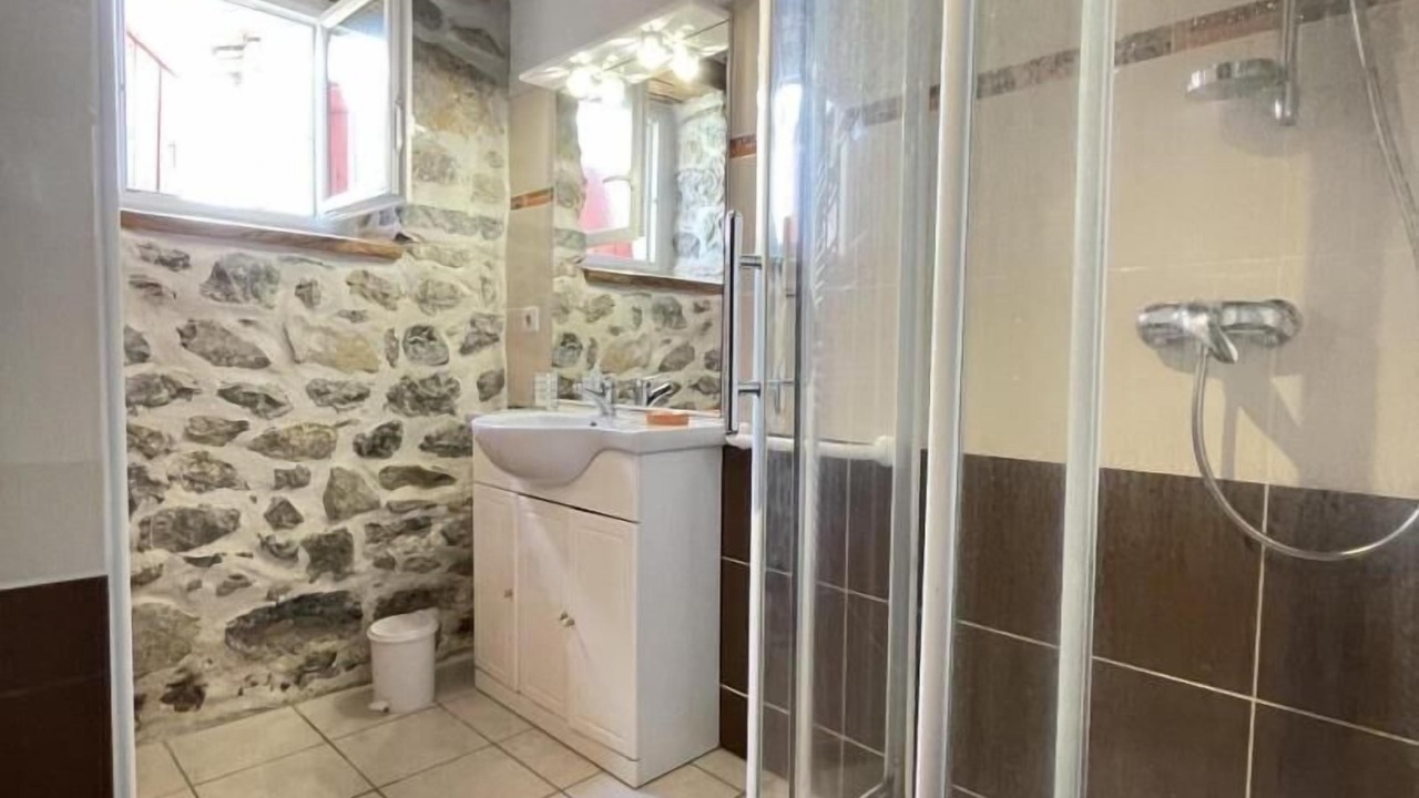 Photo of Bathroom in Jaxu