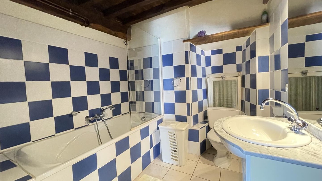 Photo of Bathroom in Jaxu