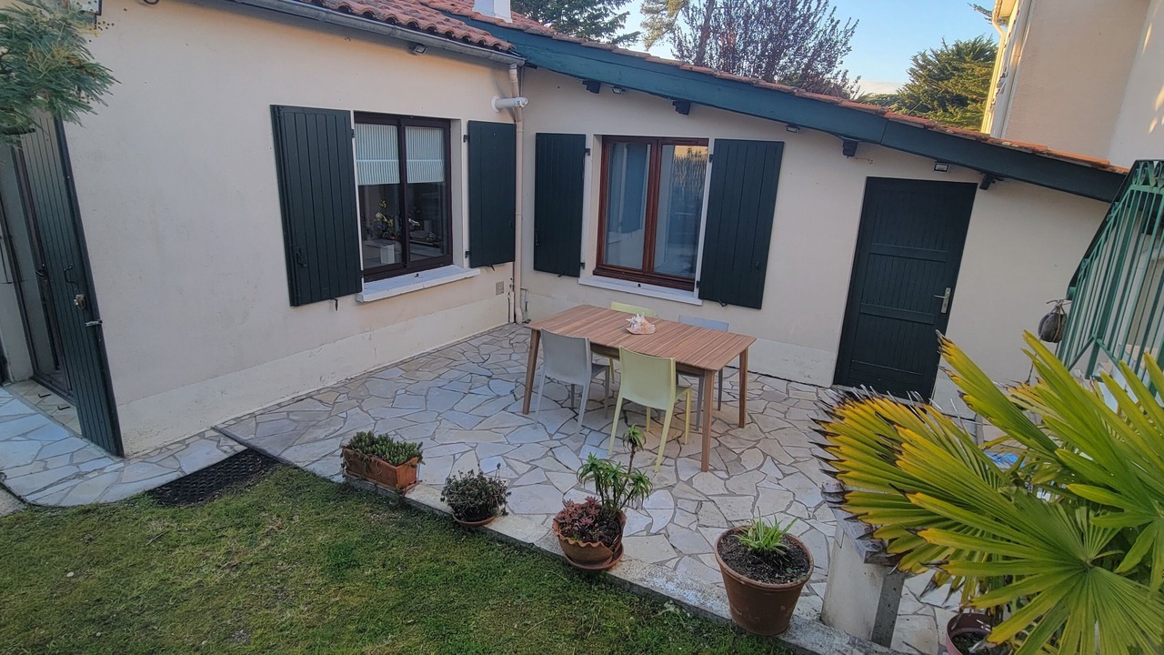 Photo of Outdoor in Domino