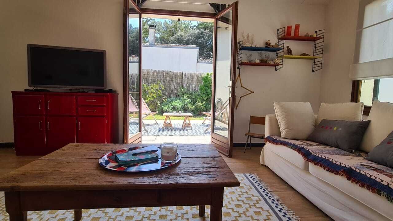 Photo of Livingroom in Domino
