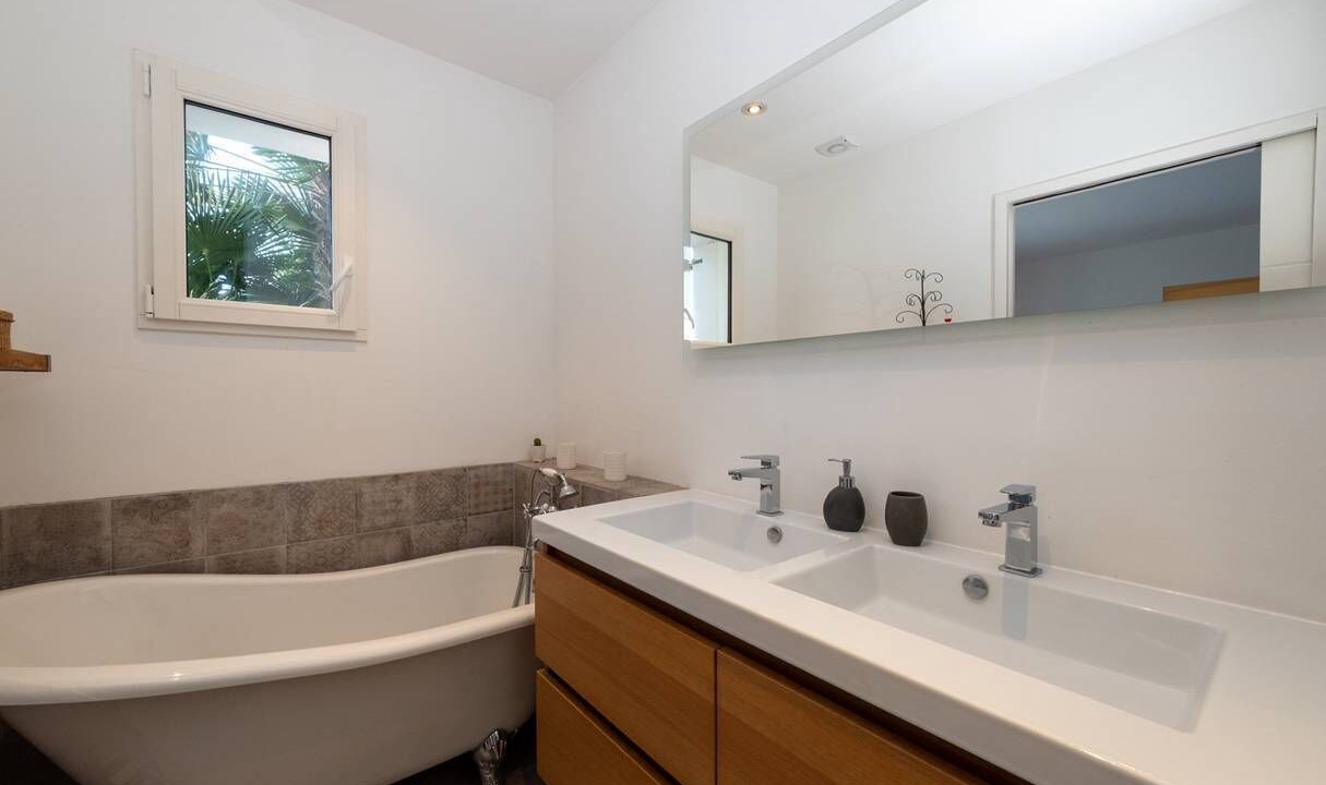 Photo of Bathroom in Sainte-Marie-de-Re