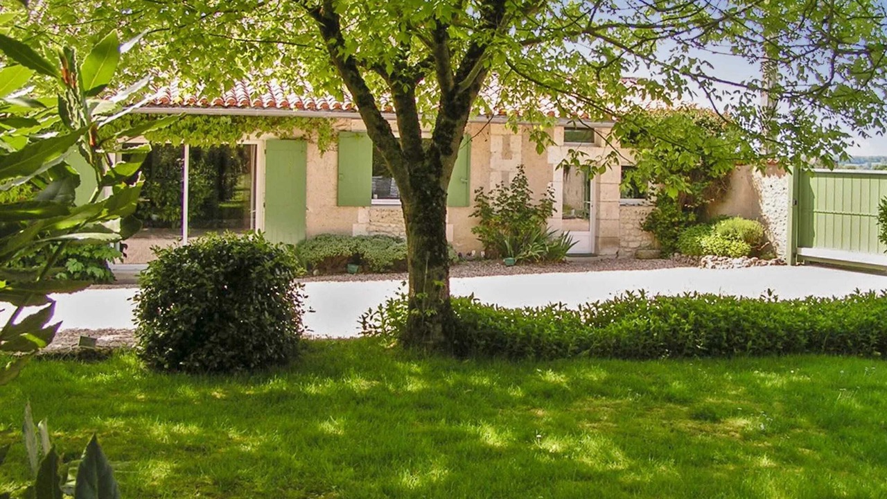 Photo of Outdoor in Bellon