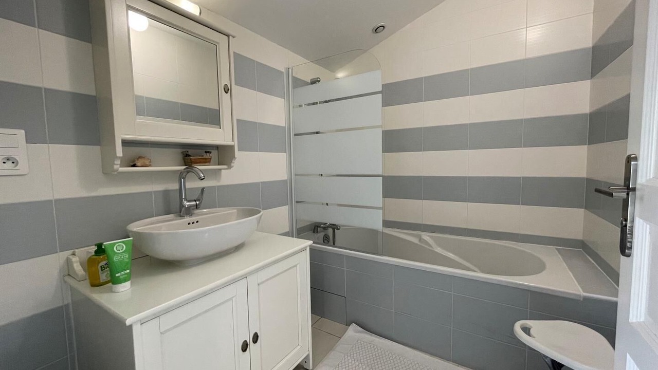 Photo of Bathroom in Loubieng