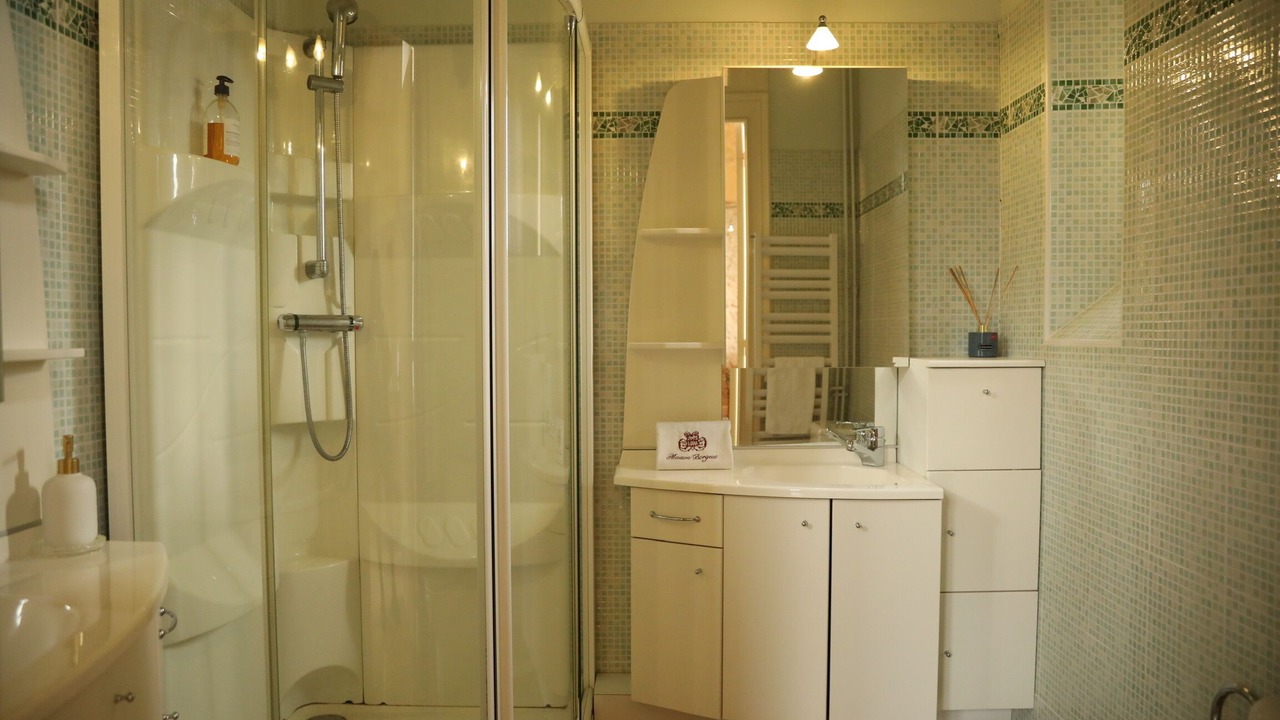 Photo of Bathroom in Blaye