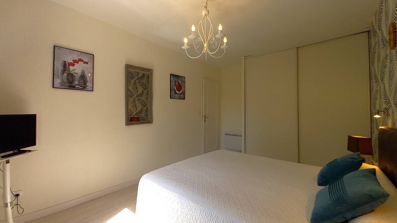 Photo of Bedroom in Saint-Palais-sur-Mer