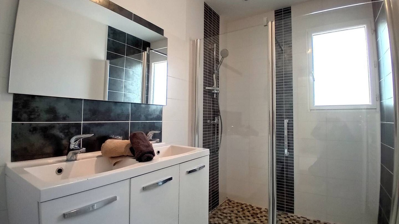 Photo of Bathroom in Saint-Palais-sur-Mer