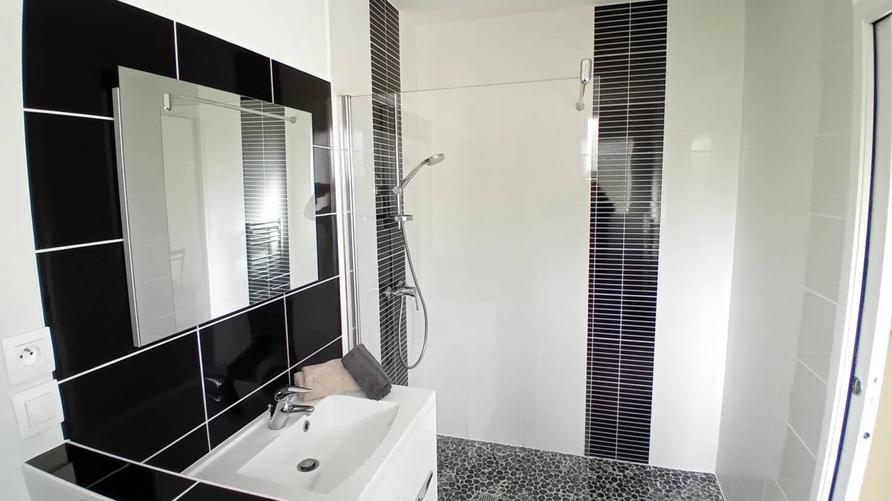 Photo of Bathroom in Saint-Palais-sur-Mer