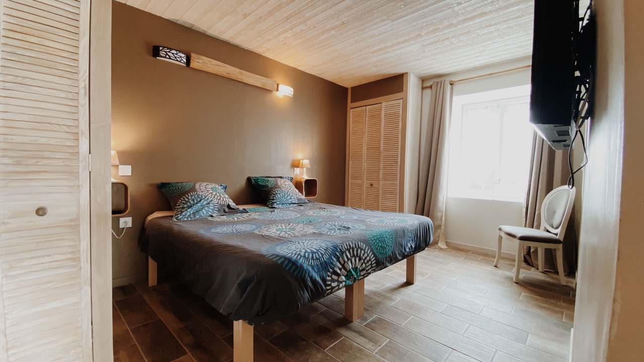 Photo of Bedroom in Prisse-la-Charriere
