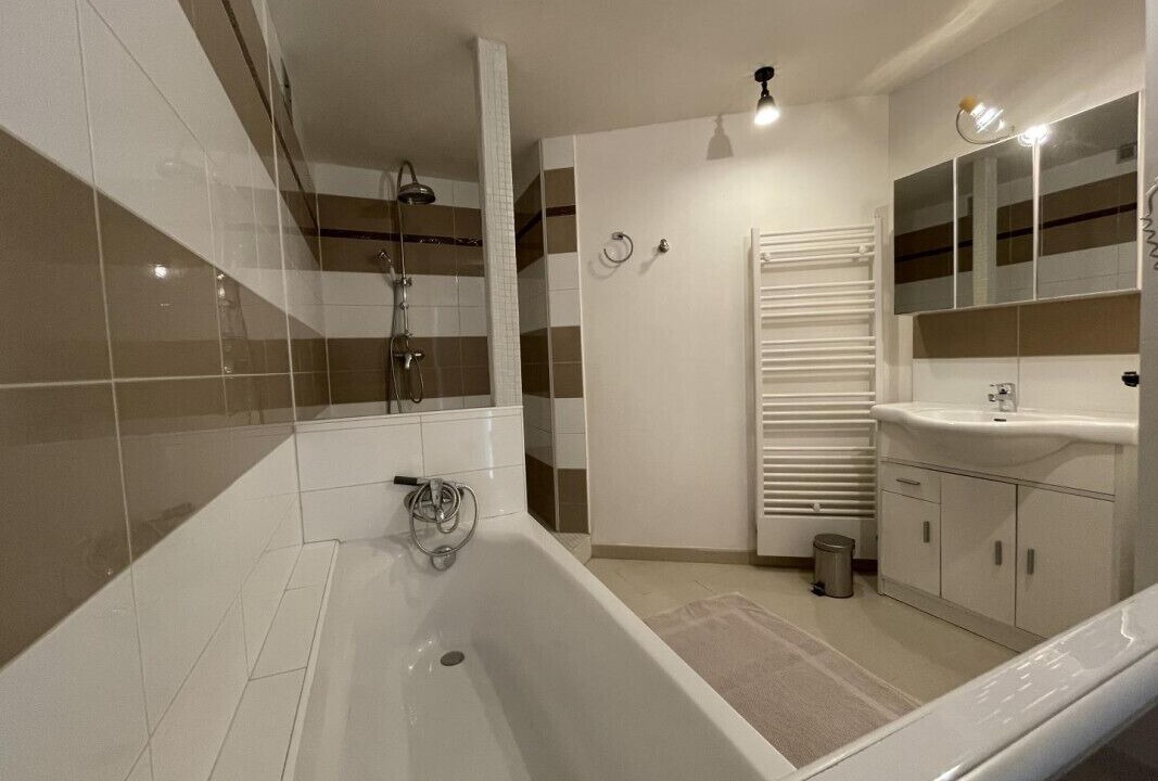 Photo of Bathroom in Estialescq