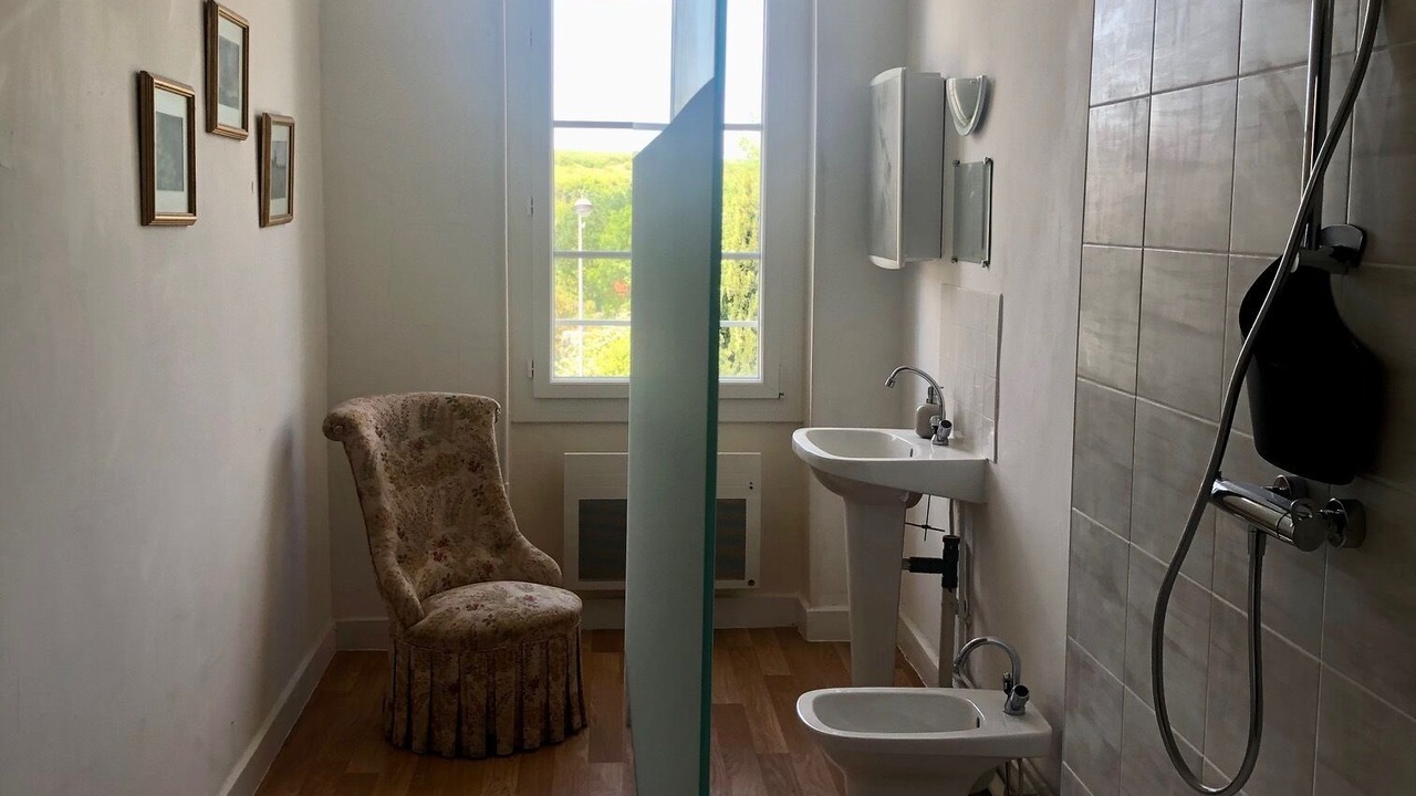 Photo of Bathroom in Mortagne-sur-Gironde