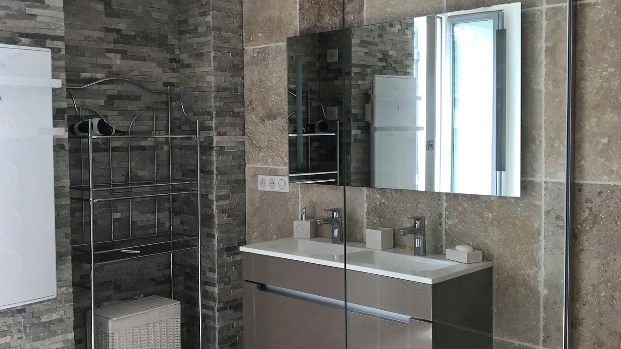 Photo of Bathroom in Cerons
