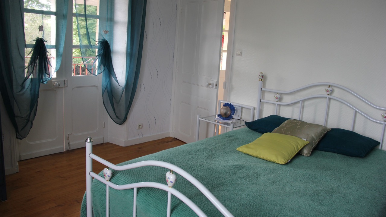 Photo of Bedroom in Thenon