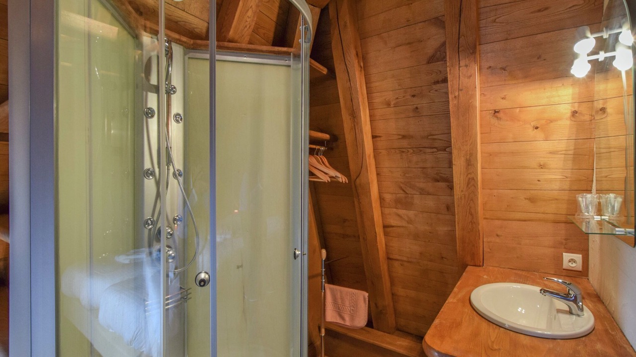 Photo of Bathroom in Saint-Medard-d'Excideuil