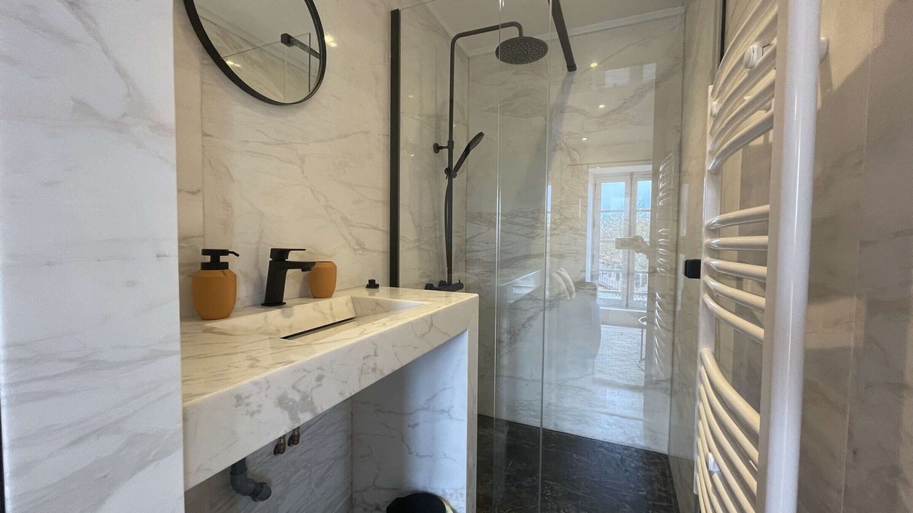 Photo of Bathroom in La Rochelle City Centre
