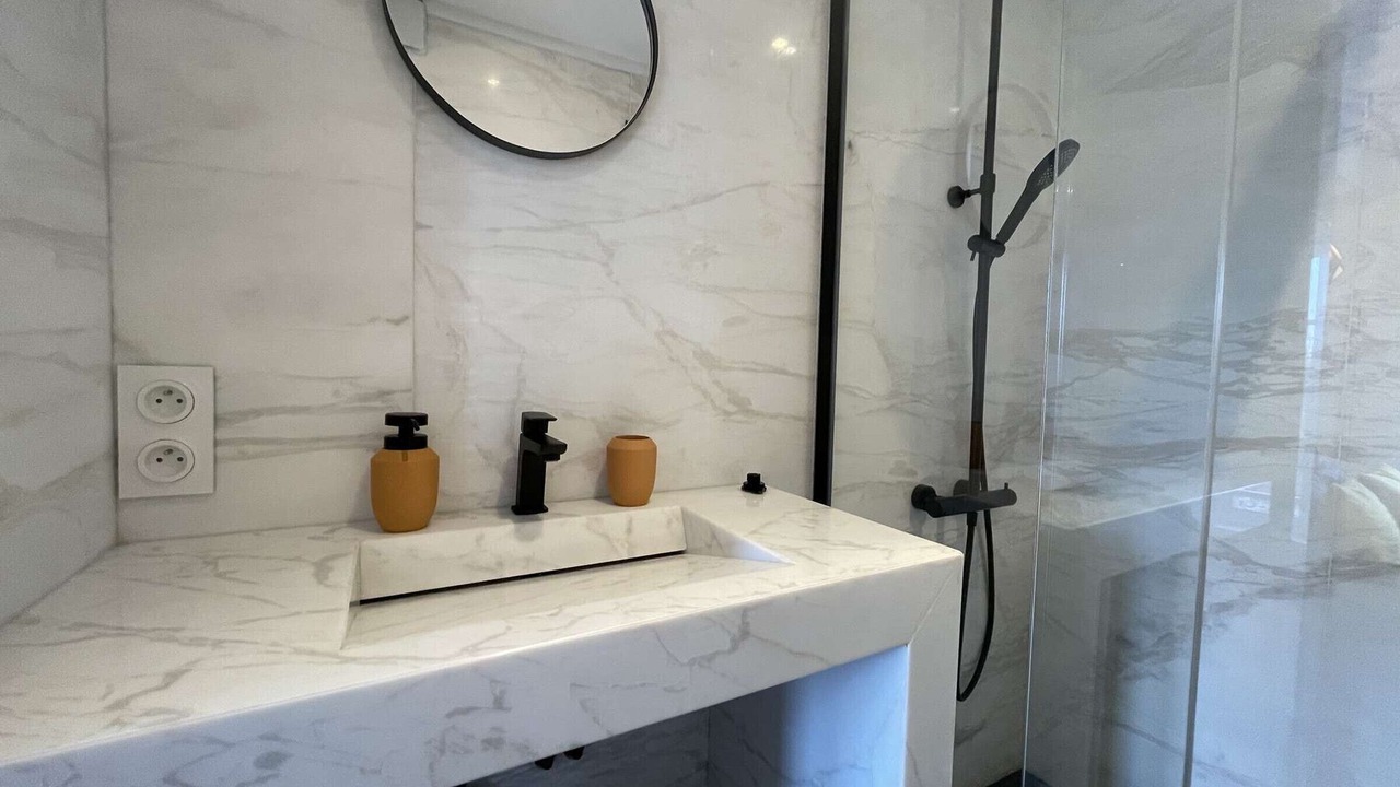 Photo of Bathroom in La Rochelle City Centre
