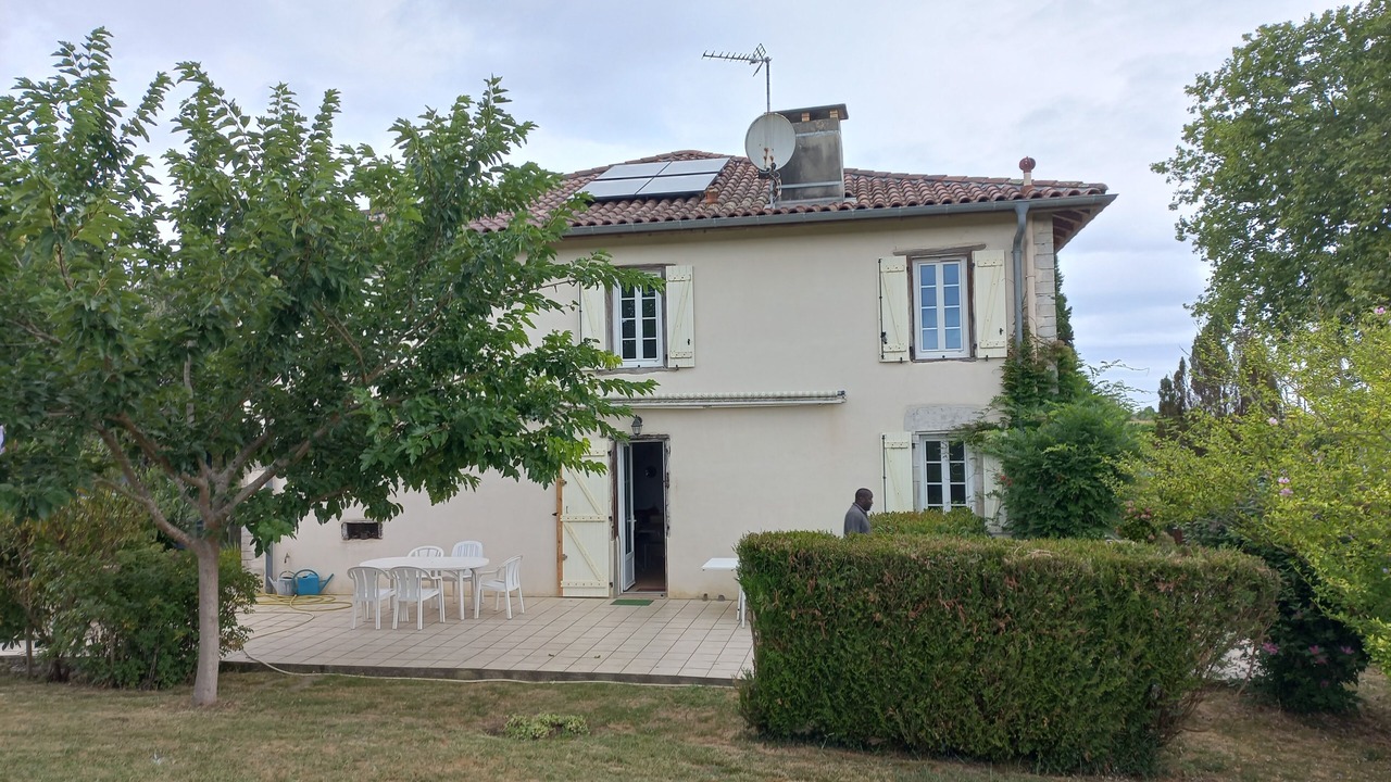 Photo of Outdoor in Pouillon