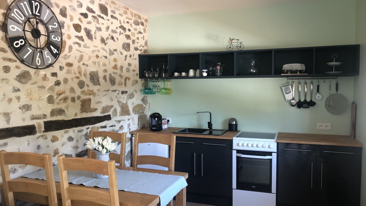 Photo of Kitchen in Saint-Martin-de-Fressengeas