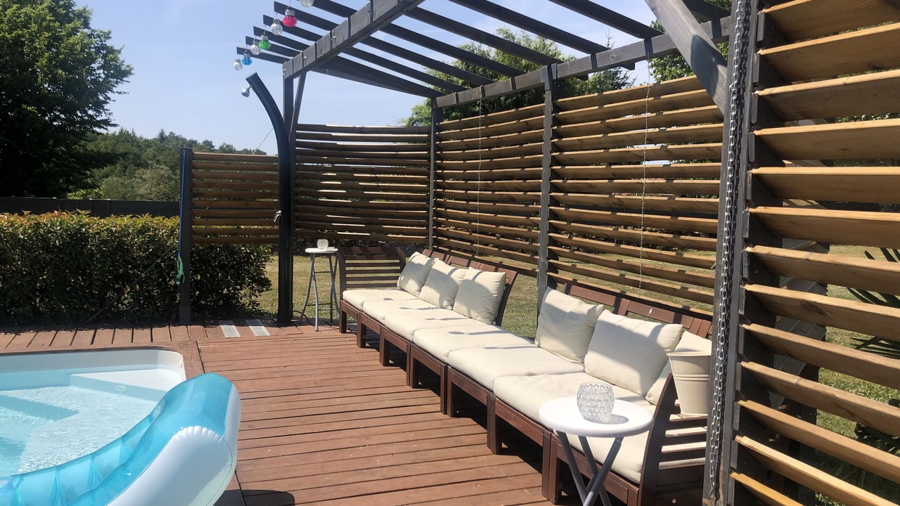 Photo of Patio Balcony in Saint-Martin-de-Fressengeas