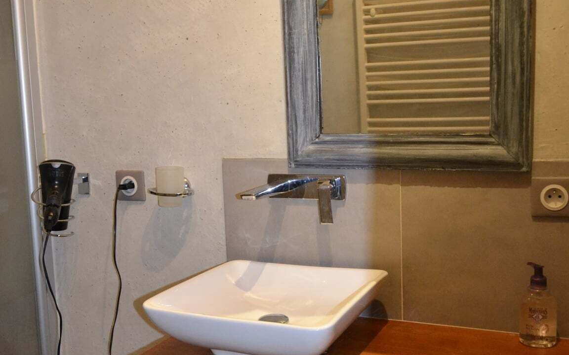 Photo of Bathroom in Chef-Boutonne