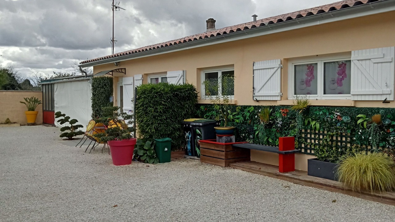 Photo of Outdoor in Saint-Medard-de-Guizieres