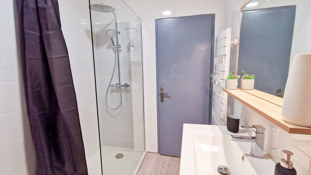 Photo of Bathroom in Saintes