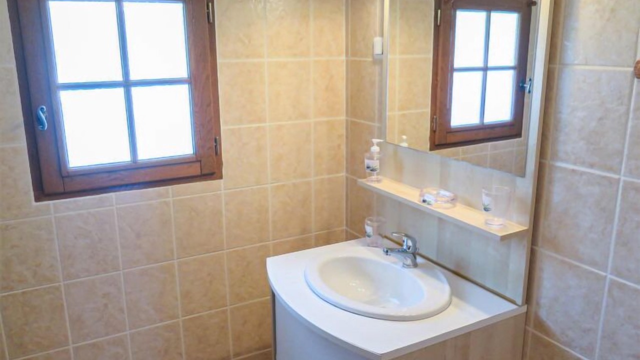 Photo of Bathroom in Dondas